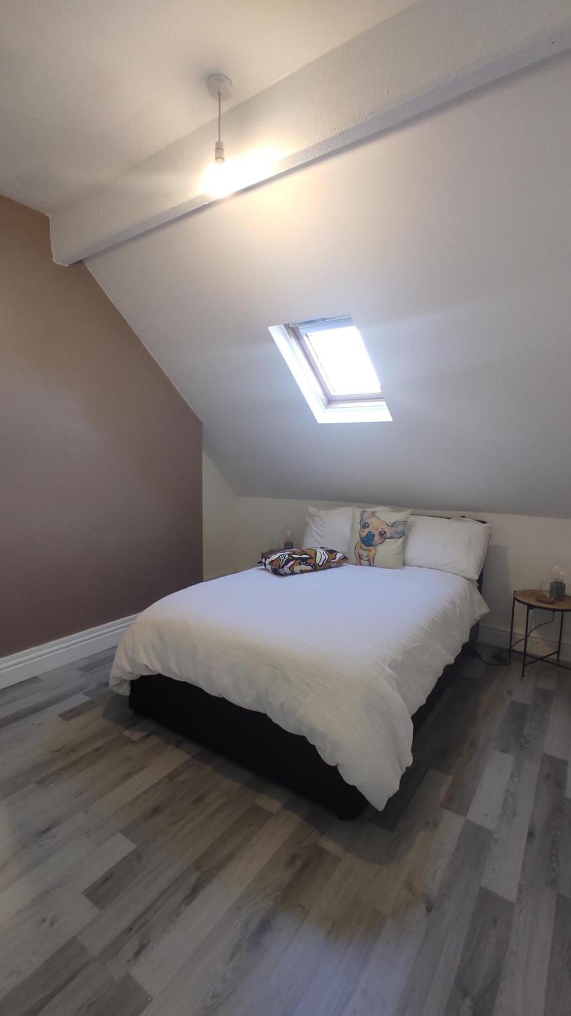 Casa Jimenez - Close To Town With Shared Bathroom カーディフ エクステリア 写真