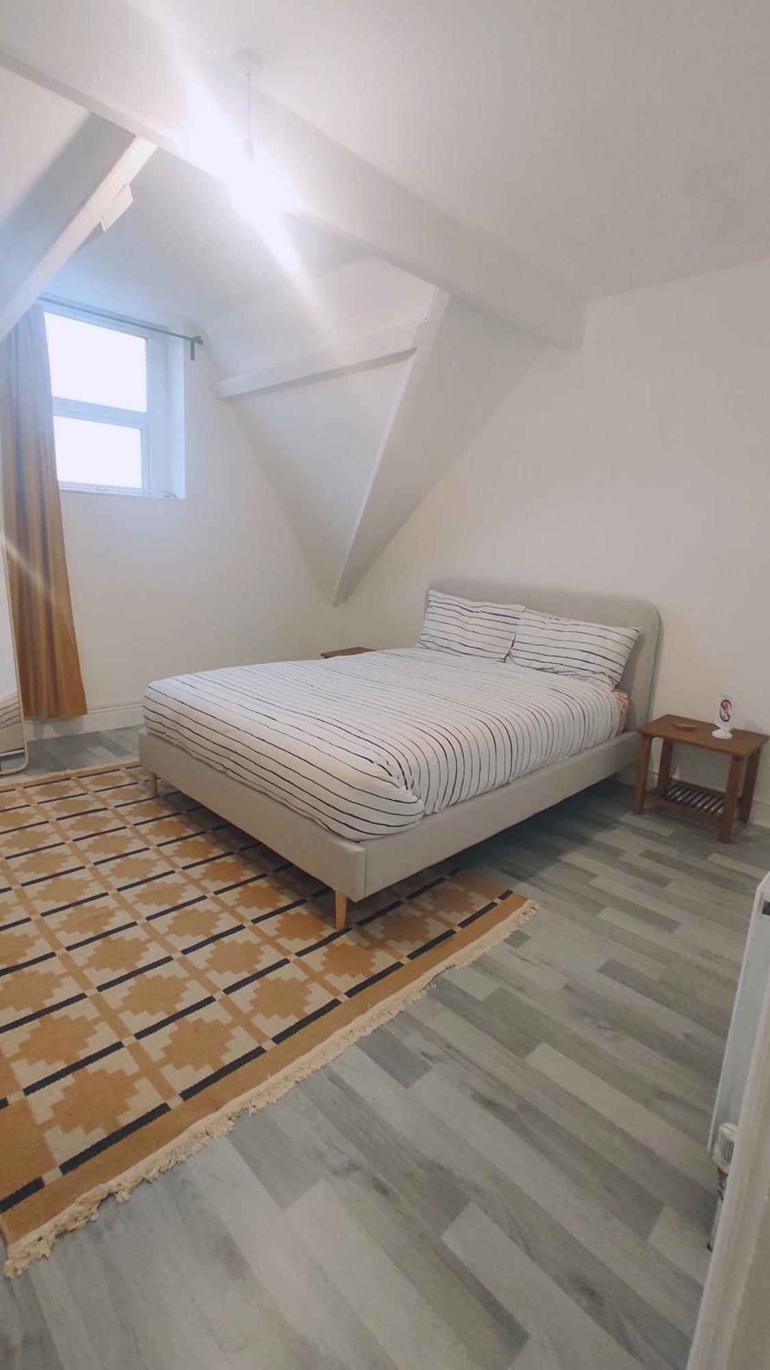 Casa Jimenez - Close To Town With Shared Bathroom カーディフ エクステリア 写真
