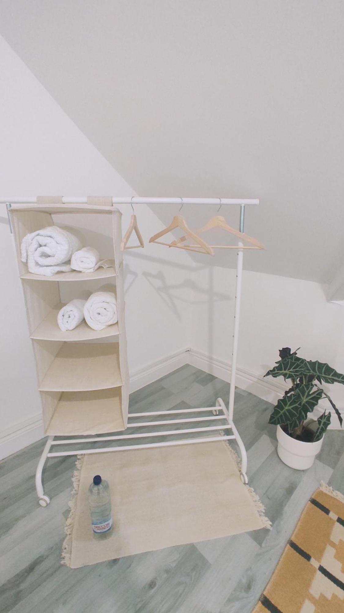 Casa Jimenez - Close To Town With Shared Bathroom カーディフ エクステリア 写真